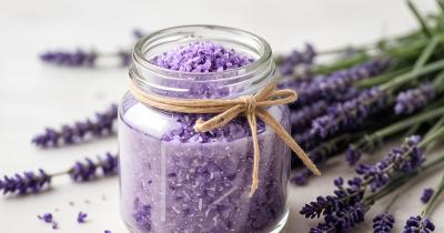 A Beginner’s Guide to Cannabis Bath Bombs and Salts